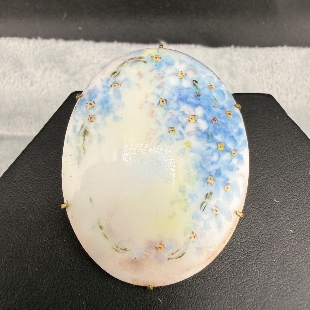 Vintage Victorian Brooch Hand Painted‎ Flower Porcelain